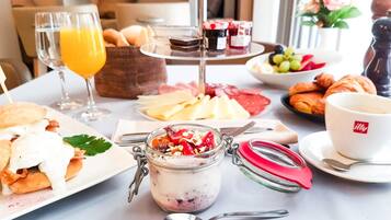 Desayuno a la carta gratuito y diario