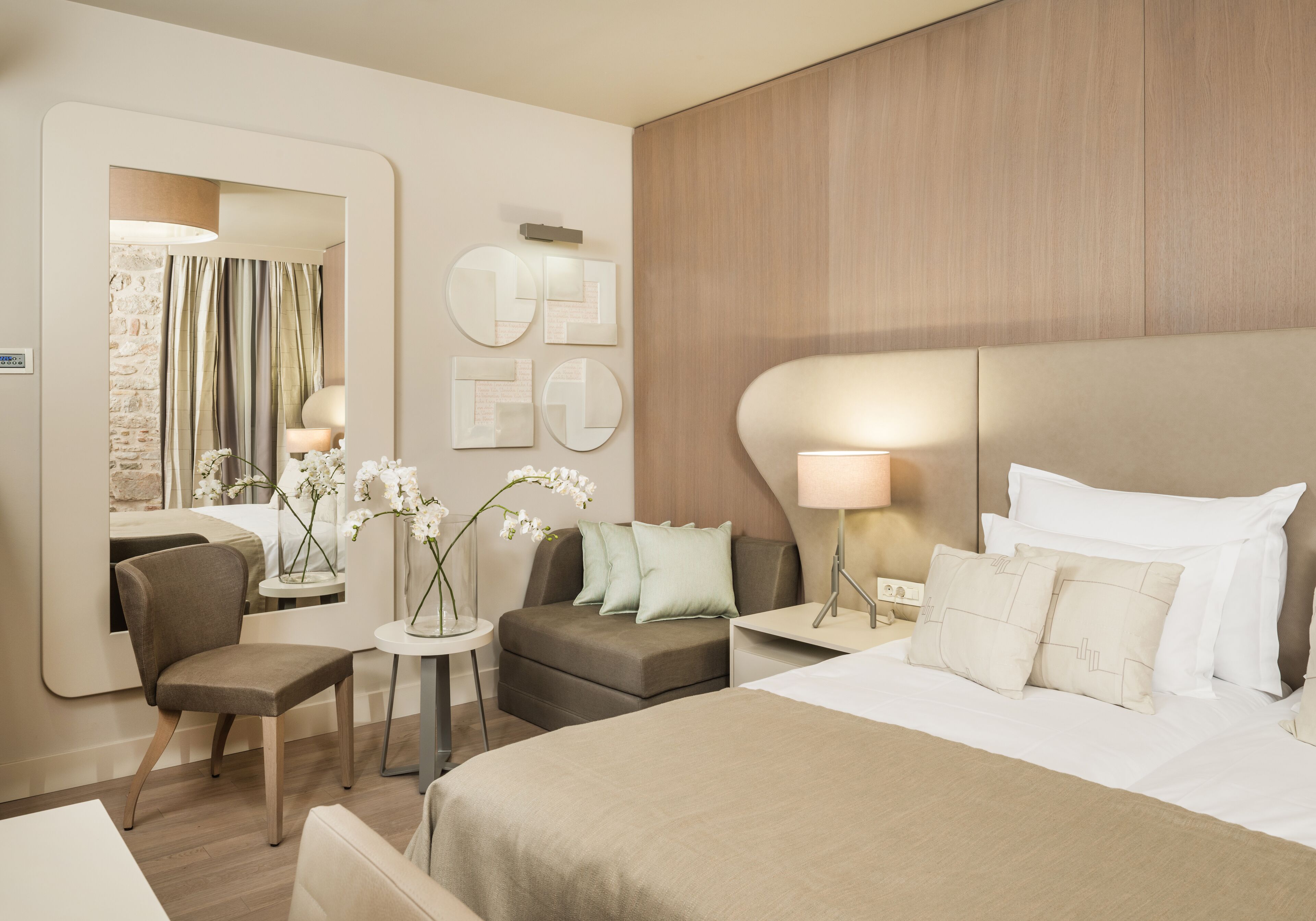 superior double or twin room | minibar, in-room safe, desk, blackout curtains