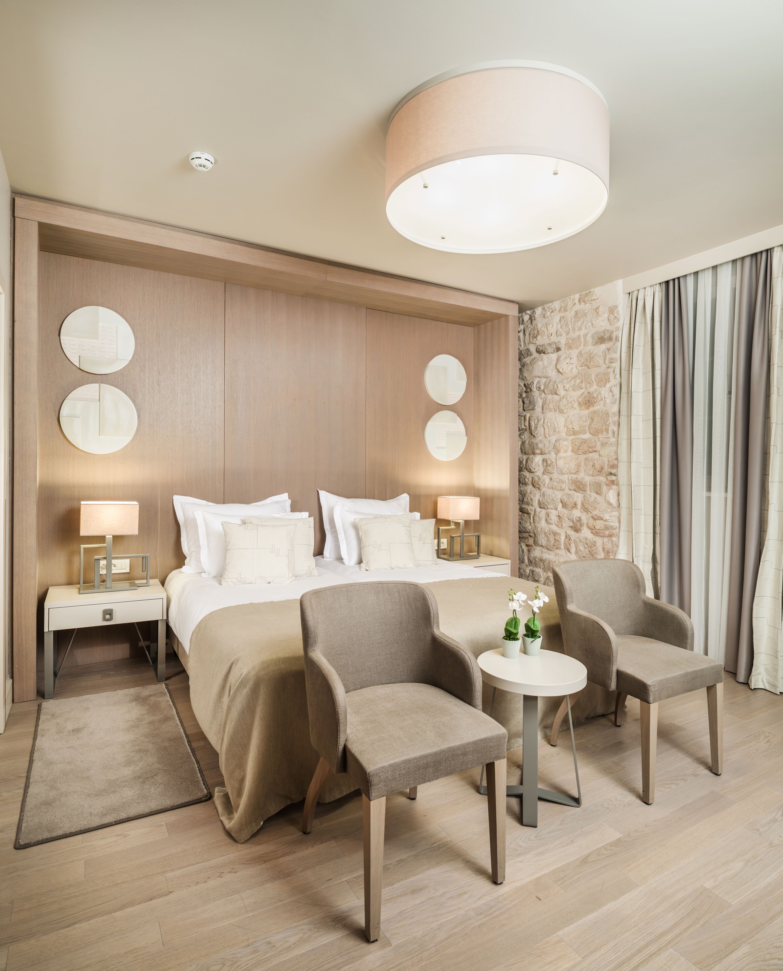 superior double or twin room | minibar, in-room safe, desk, blackout curtains