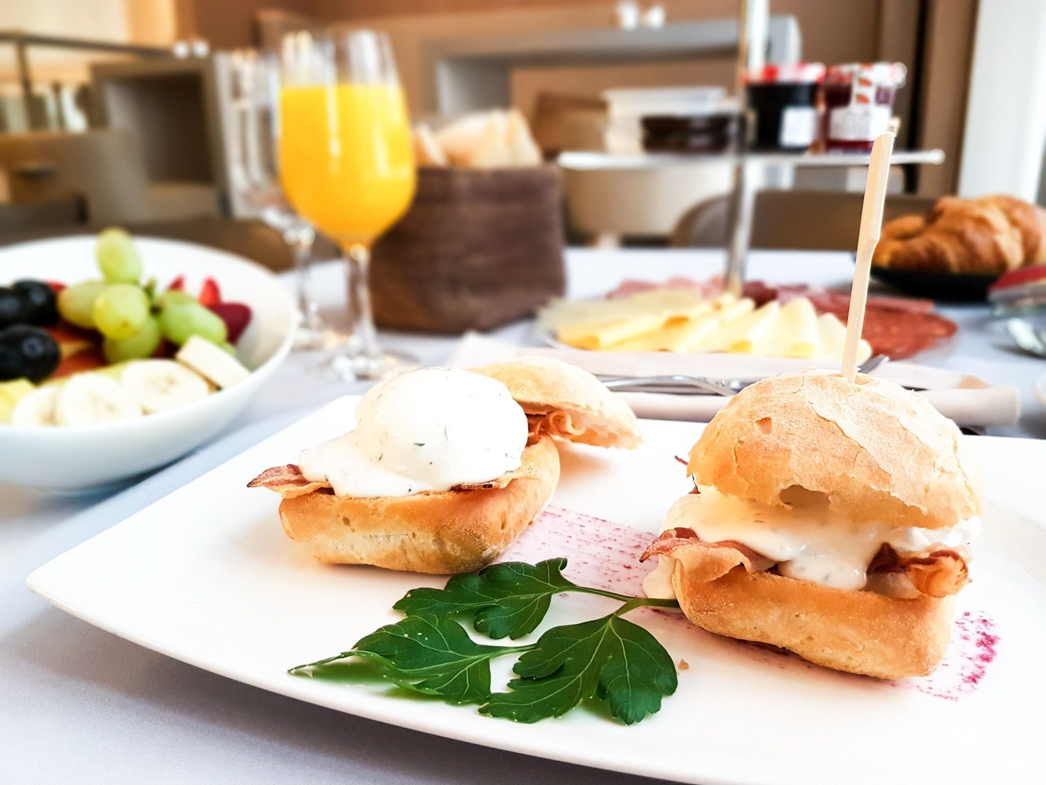 free daily cooked-to-order breakfast