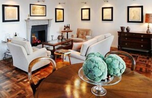 Appartement Luxe, 2 chambres, terrasse, vue montagne (Antonio) | Salle de séjour