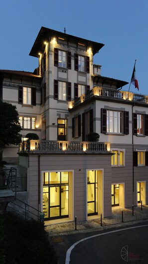 Front of property - Casa Brenna Tosatto Art Experience (Tremezzina)