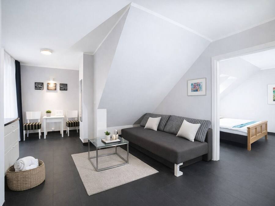 Deluxe Apartment, 1 Bedroom | Egyptian cotton sheets, premium bedding, in-room safe