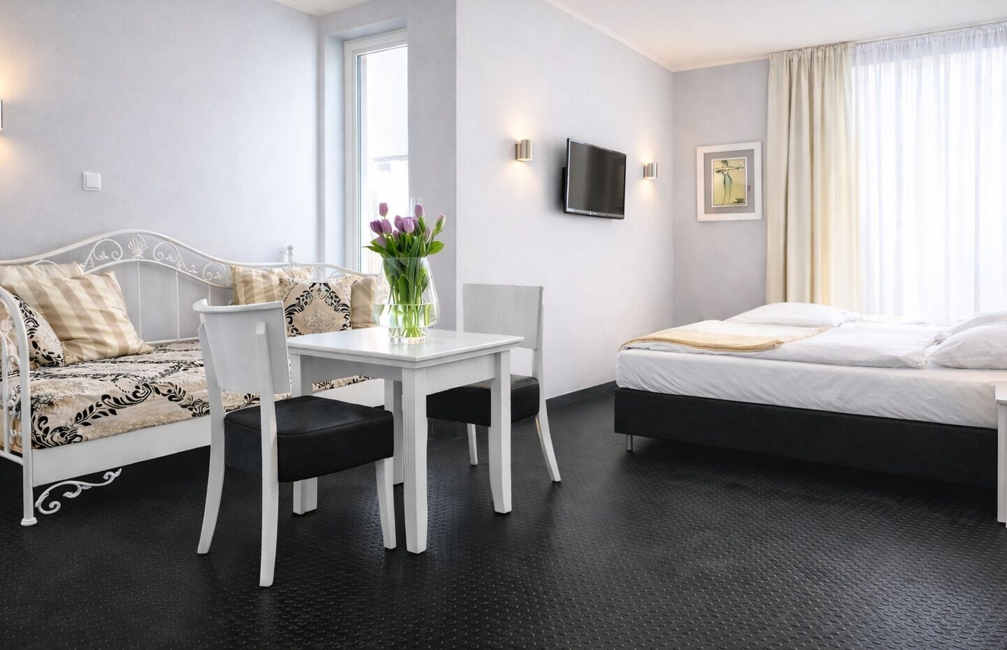 Standard Double Room (with shower) | Egyptian cotton sheets, premium bedding, in-room safe