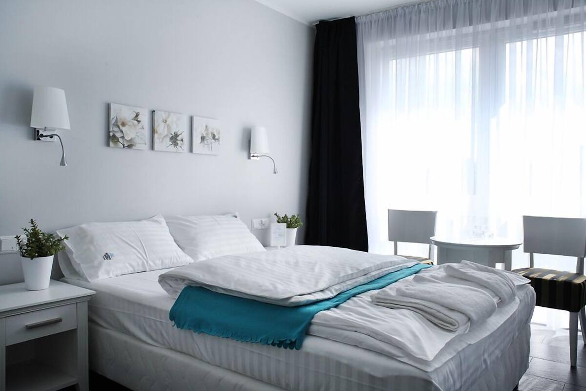 Egyptian cotton sheets, premium bedding, in-room safe