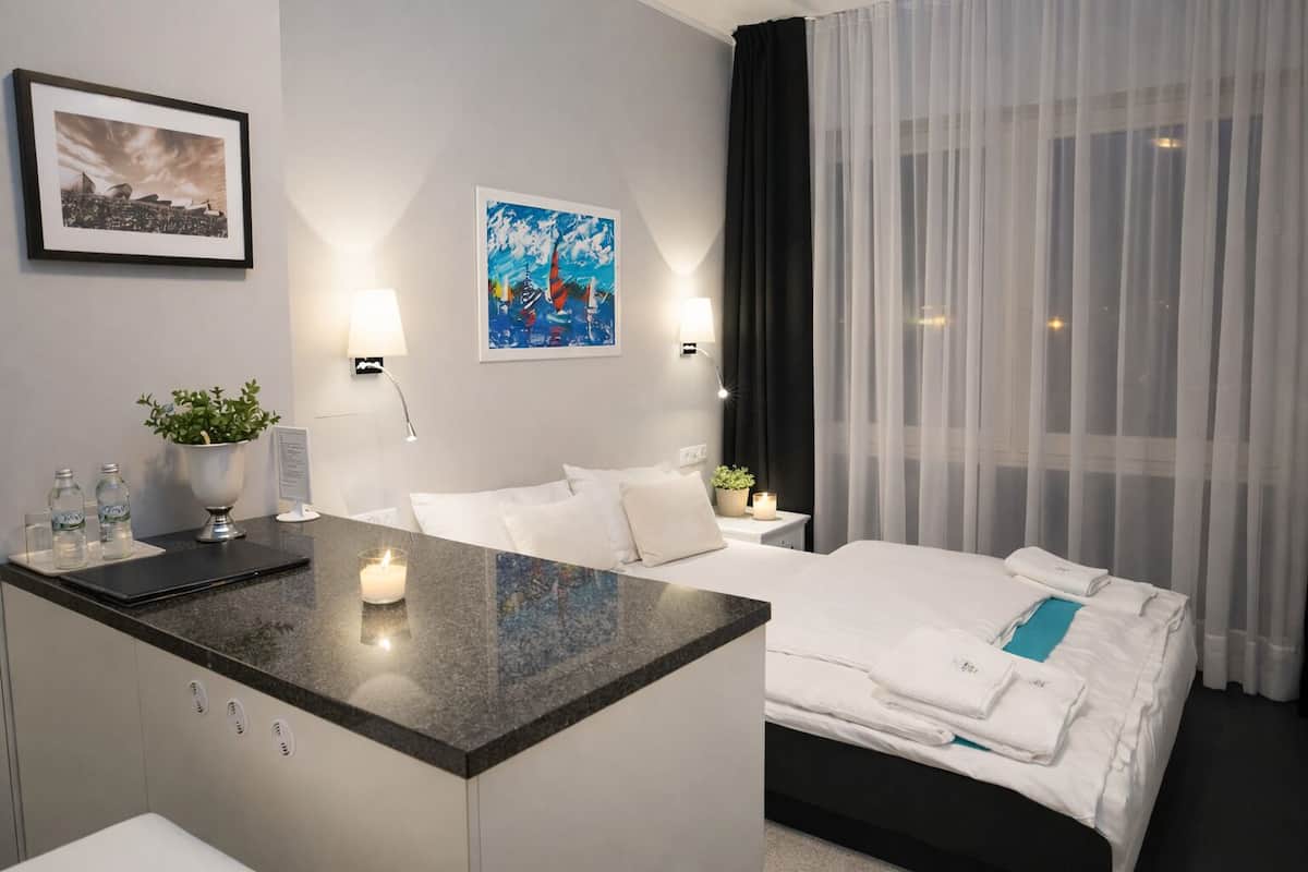 Comfort Single Room | Egyptian cotton sheets, premium bedding, in-room safe