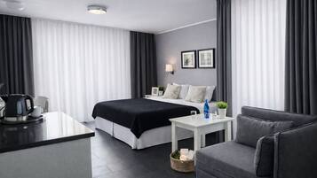 Deluxe-Doppelzimmer, Balkon | Bettwäsche aus ägyptischer Baumwolle, hochwertige Bettwaren, Zimmersafe