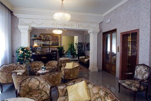 Sala de estar en el lobby