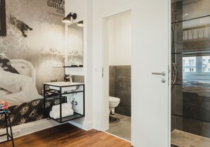 Bathroom - Pyjama Park St Pauli (Hamburg)