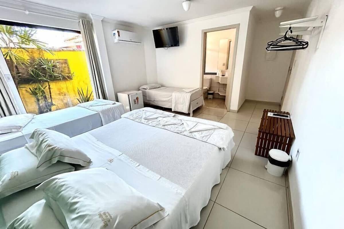 Een minibar, gratis wifi, beddengoed