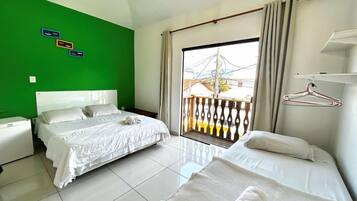 Habitación triple estándar | Minibar, wifi gratis, ropa de cama