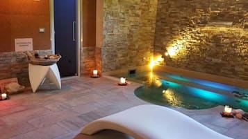 Hot tub, Turkish bath/hammam, body treatments, mud baths