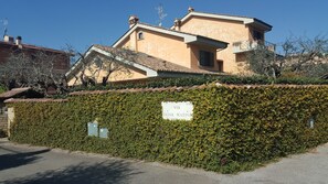 Exterior - Aurelia Garden Gold Bed & Breakfast (Rome)