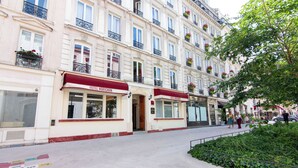 Unclassified image, 3 of 28, button - Hôtel Marignan (Paris)