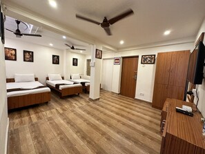 Comfort Quadruple Room, Multiple Beds | 1 bedroom, down duvets, individually decorated, individually furnished