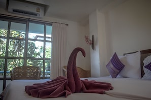 Standard Double Room | Minibar, in-room safe, desk, free WiFi - Bonny Hotel (Koh Samui)