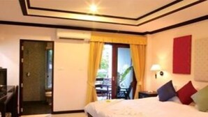 Minibar, in-room safe, desk, rollaway beds (surcharge) - Samui Seabreeze Place (Koh Samui)