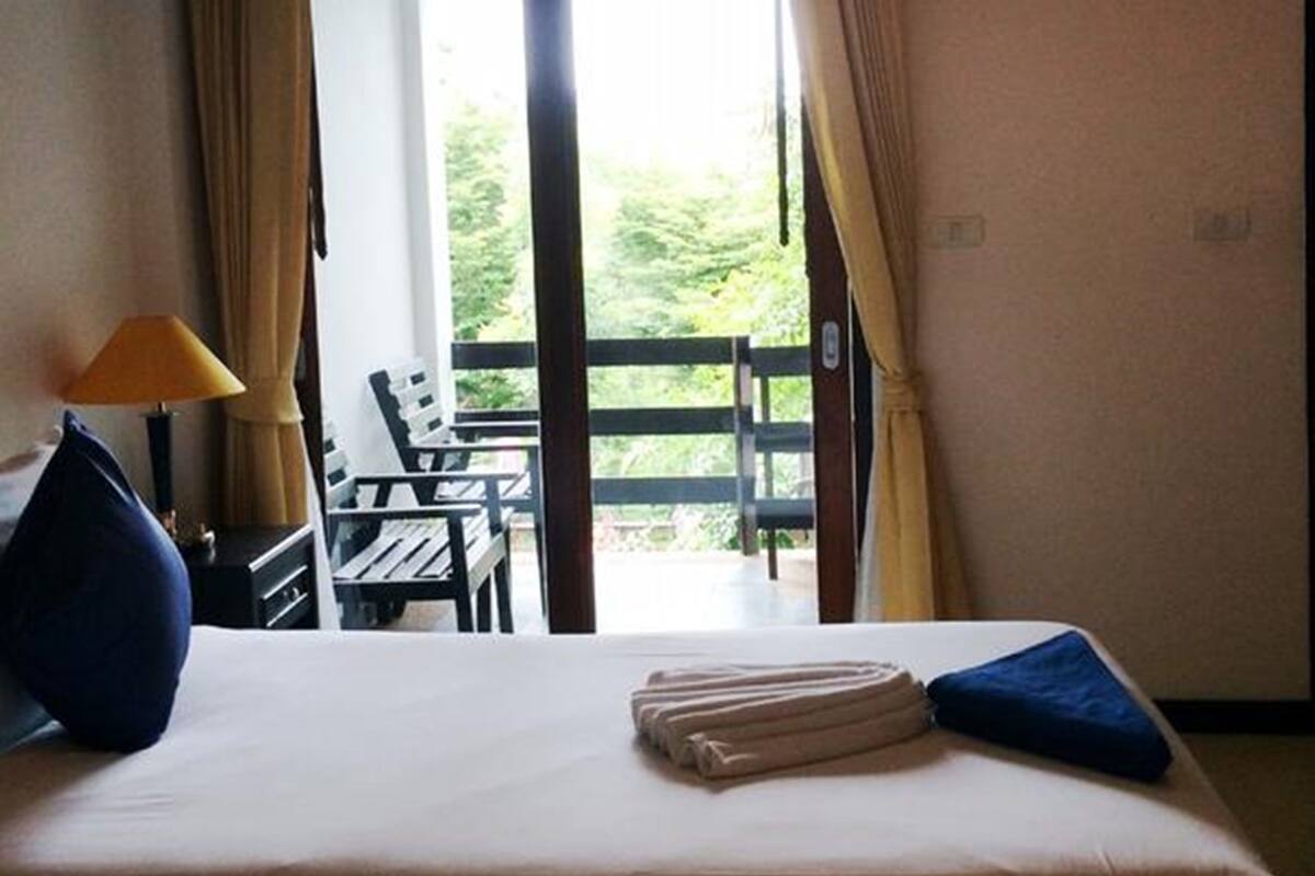 Standard Twin Pool View Third Floor | Minibar, in-room safe, desk, rollaway beds (surcharge)