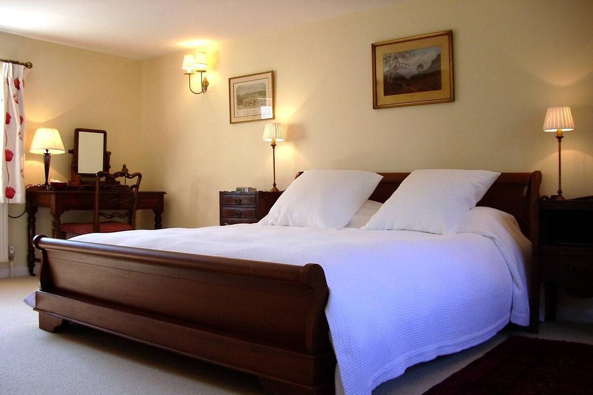 Habitación doble, 1 cama de matrimonio grande, baño privado (Morgon Room)