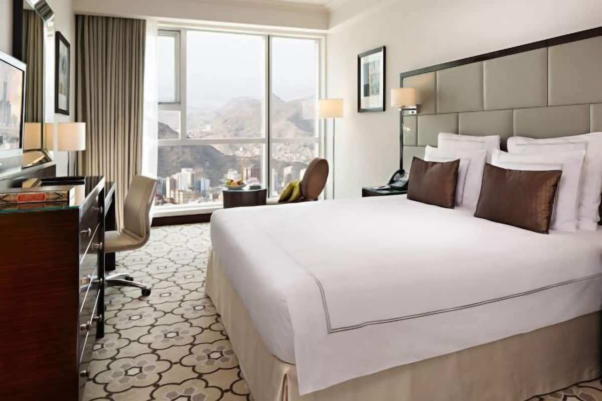 1 bedroom, hypo-allergenic bedding, in-room safe, desk