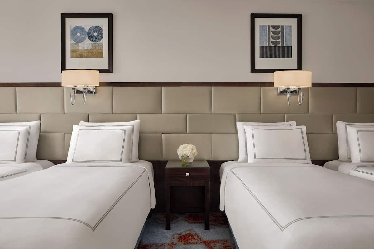 Hypo-allergenic bedding, in-room safe, desk, blackout drapes