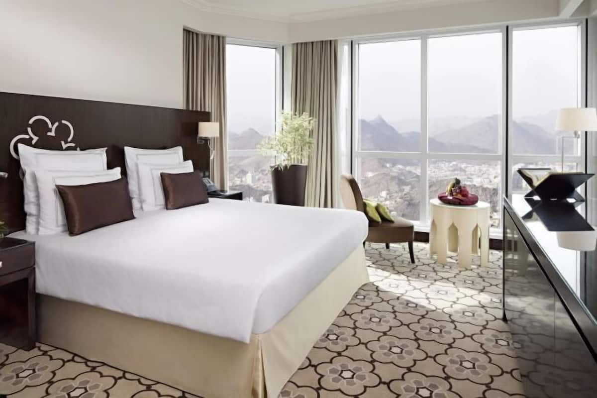 1 bedroom, hypo-allergenic bedding, in-room safe, desk