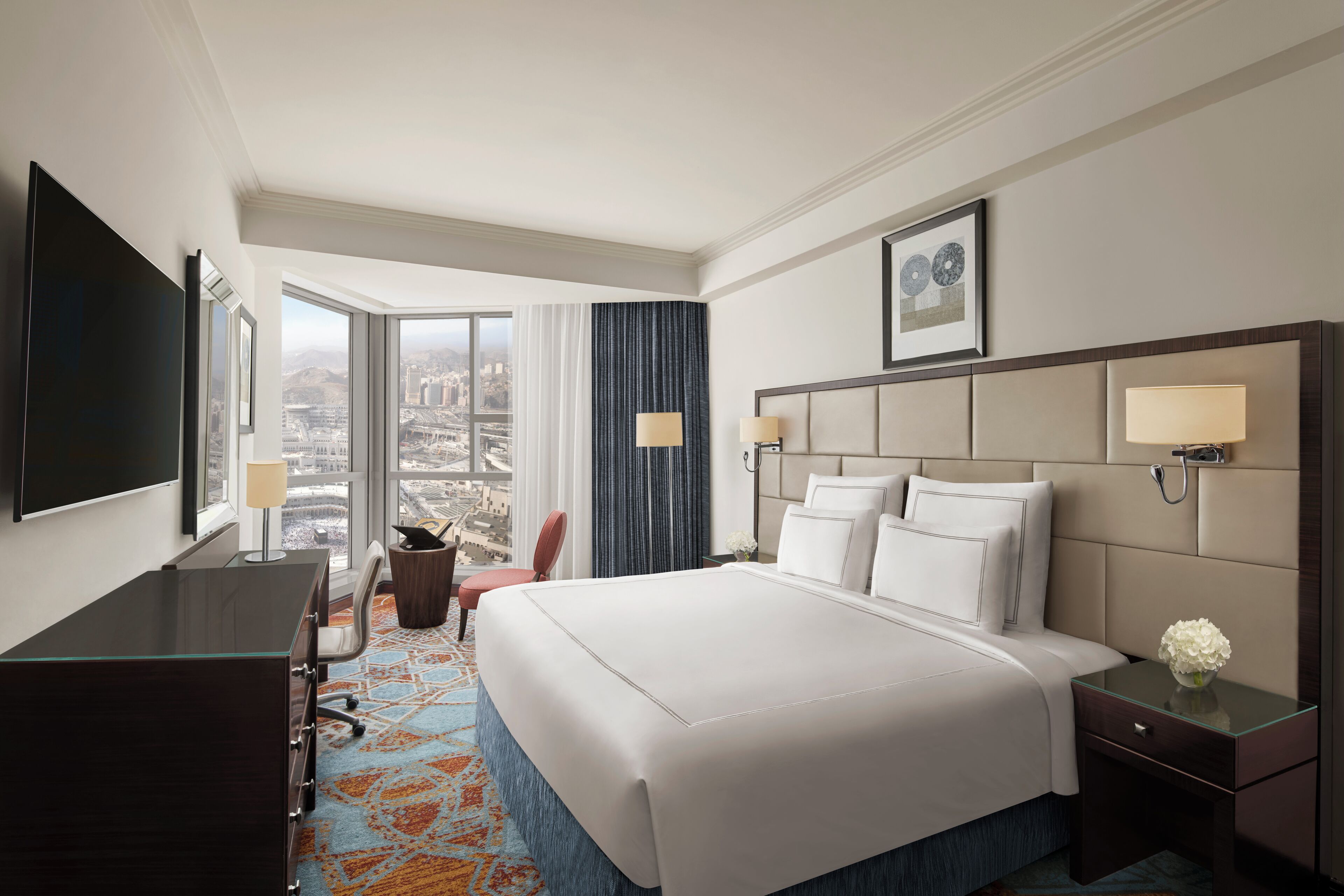 Classic-Zimmer, 1 King-Bett (Kaaba) | Allergikerbettwaren, Zimmersafe, Schreibtisch, Verdunkelungsvorhänge