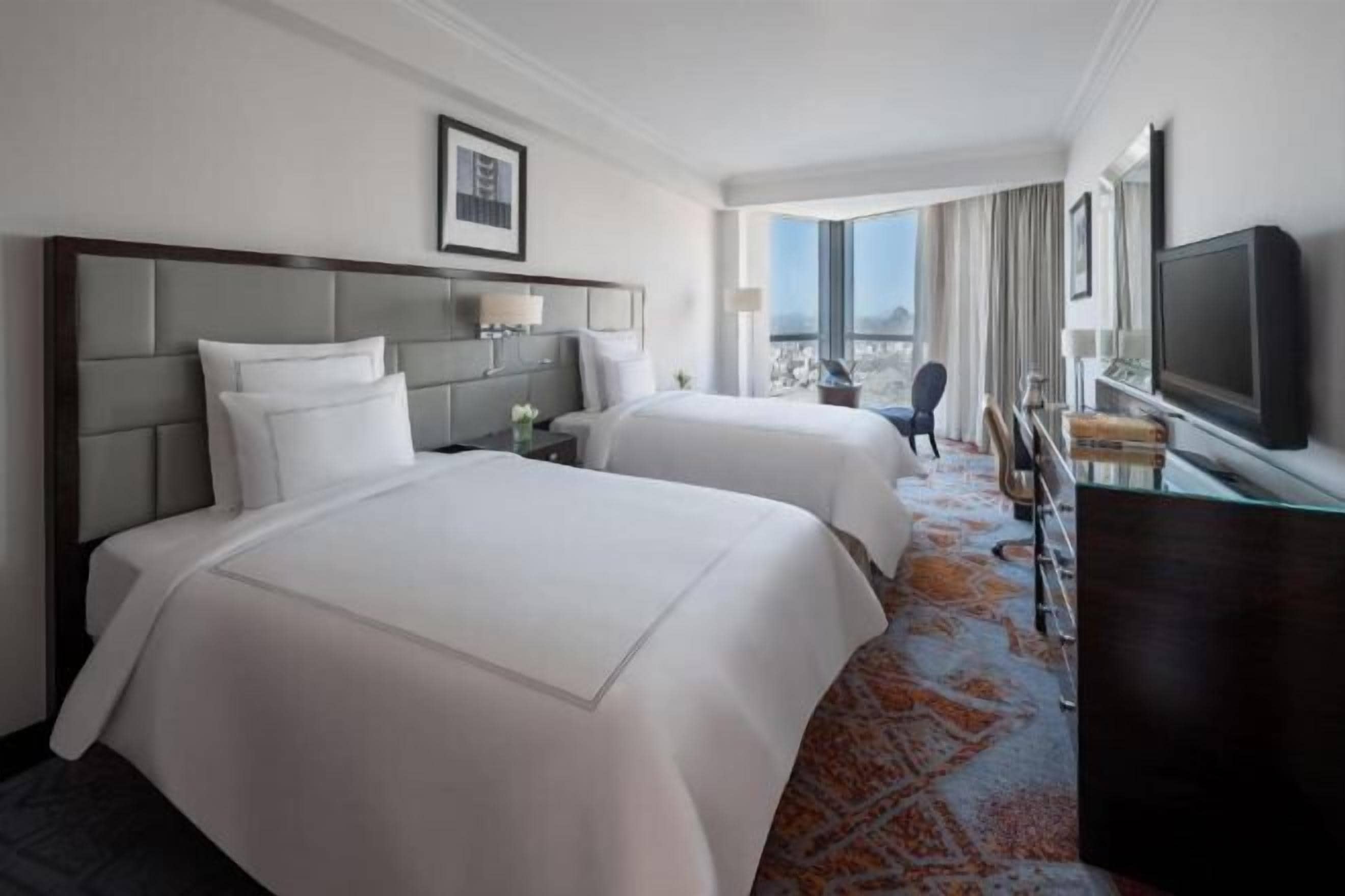 Hypo-allergenic bedding, in-room safe, desk, blackout drapes