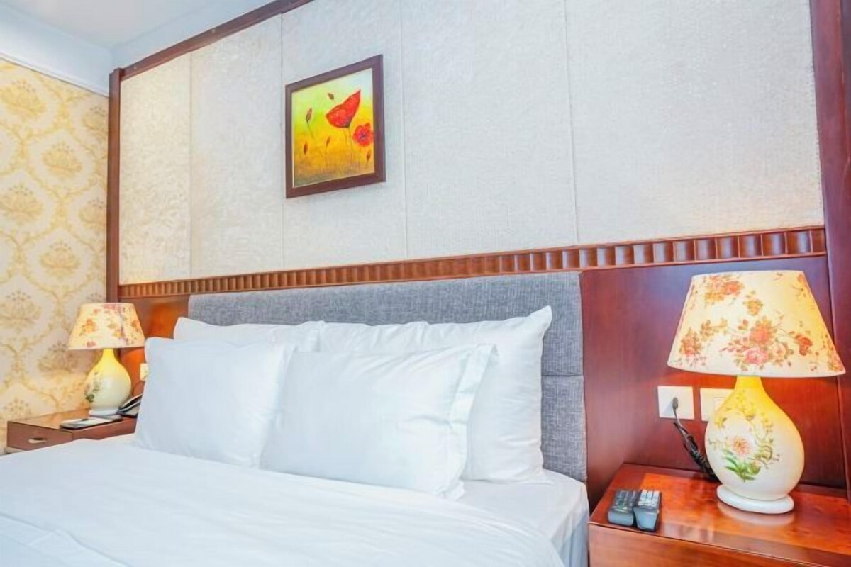 Minibar, két bảo mật tại phòng, bàn 