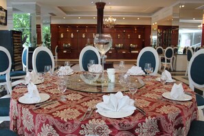 Tägliches inbegriffenes Frühstücksbuffet