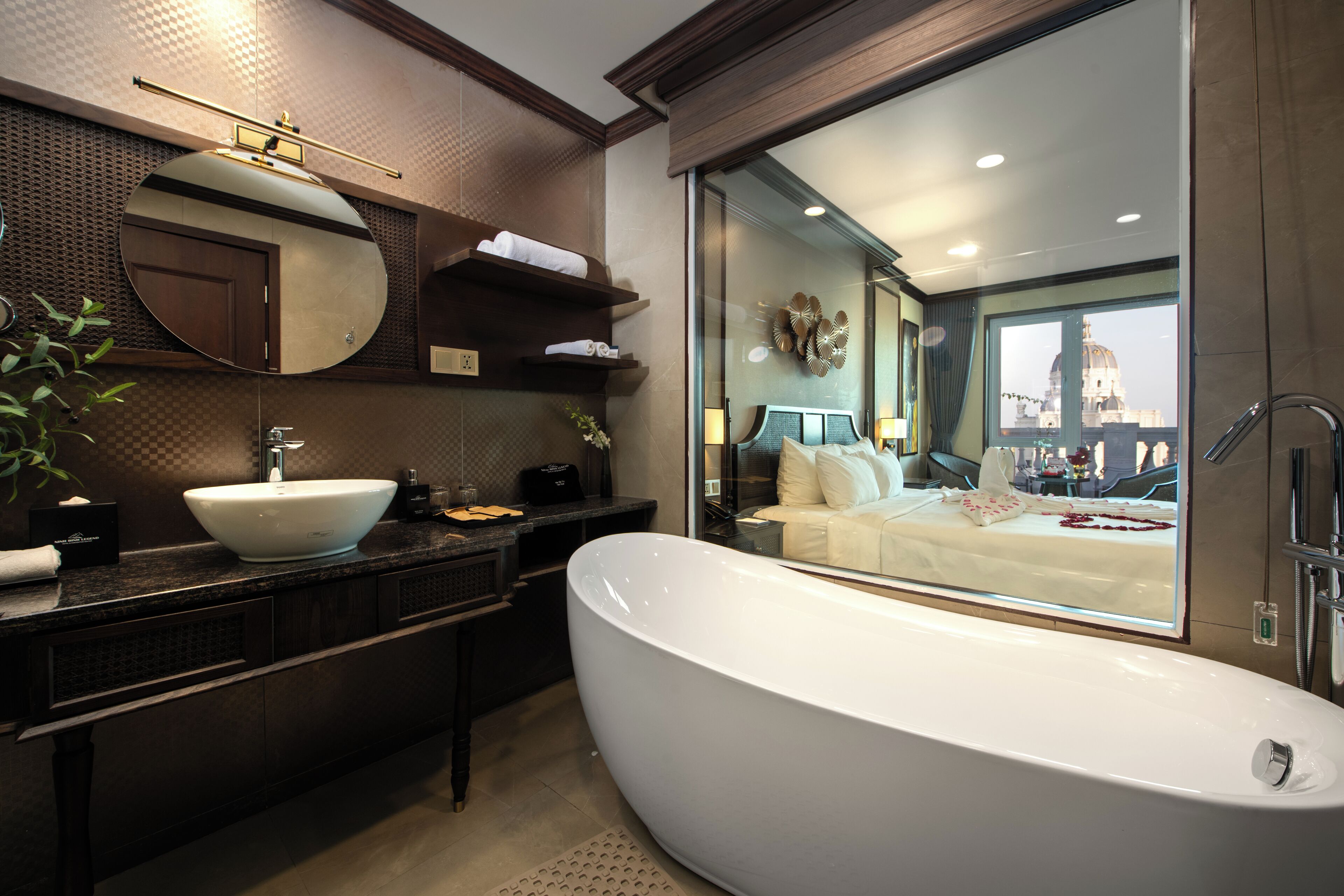 grand deluxe double with balcony (indochine wing) | 1 bedroom, minibar, in-room safe, desk