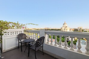 Grand Deluxe Double with Balcony (Indochine Wing)