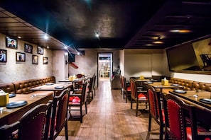 Breakfast, lunch and dinner served  - Hotel Oriental Aster - Mumbai International Airport (Mumbai)
