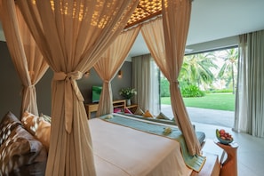 Villa, Garden View | 1 bedroom, premium bedding, down comforters, minibar