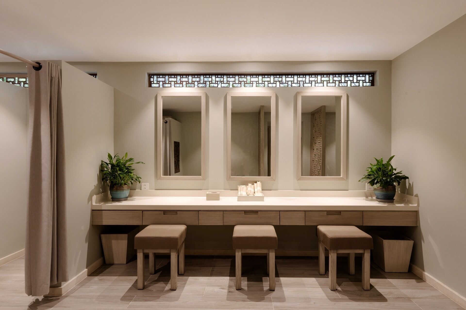 couples treatment room(s), hot tub, body treatments, aromatherapy