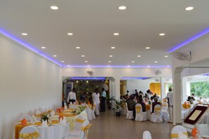 Dining - Hotel Elephant Park (Rambukkana)