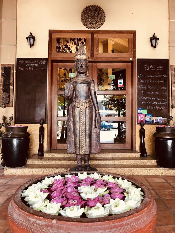 Exterior - Anise Hotel & Restaurant (Phnom Penh)