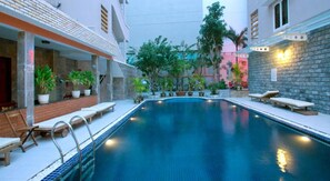 Outdoor pool, pool loungers - Luxury Nha Trang Hotel (Nha Trang)