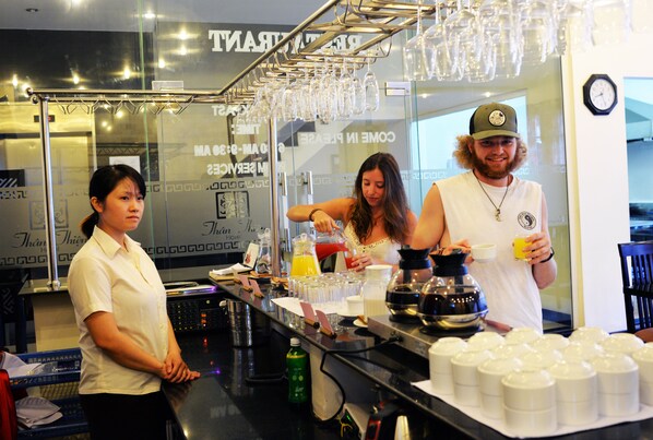Breakfast, lunch and dinner served - Than Thien Friendly Hotel (Hue)