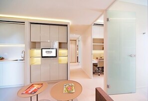 Triple Room | Living area | LCD TV