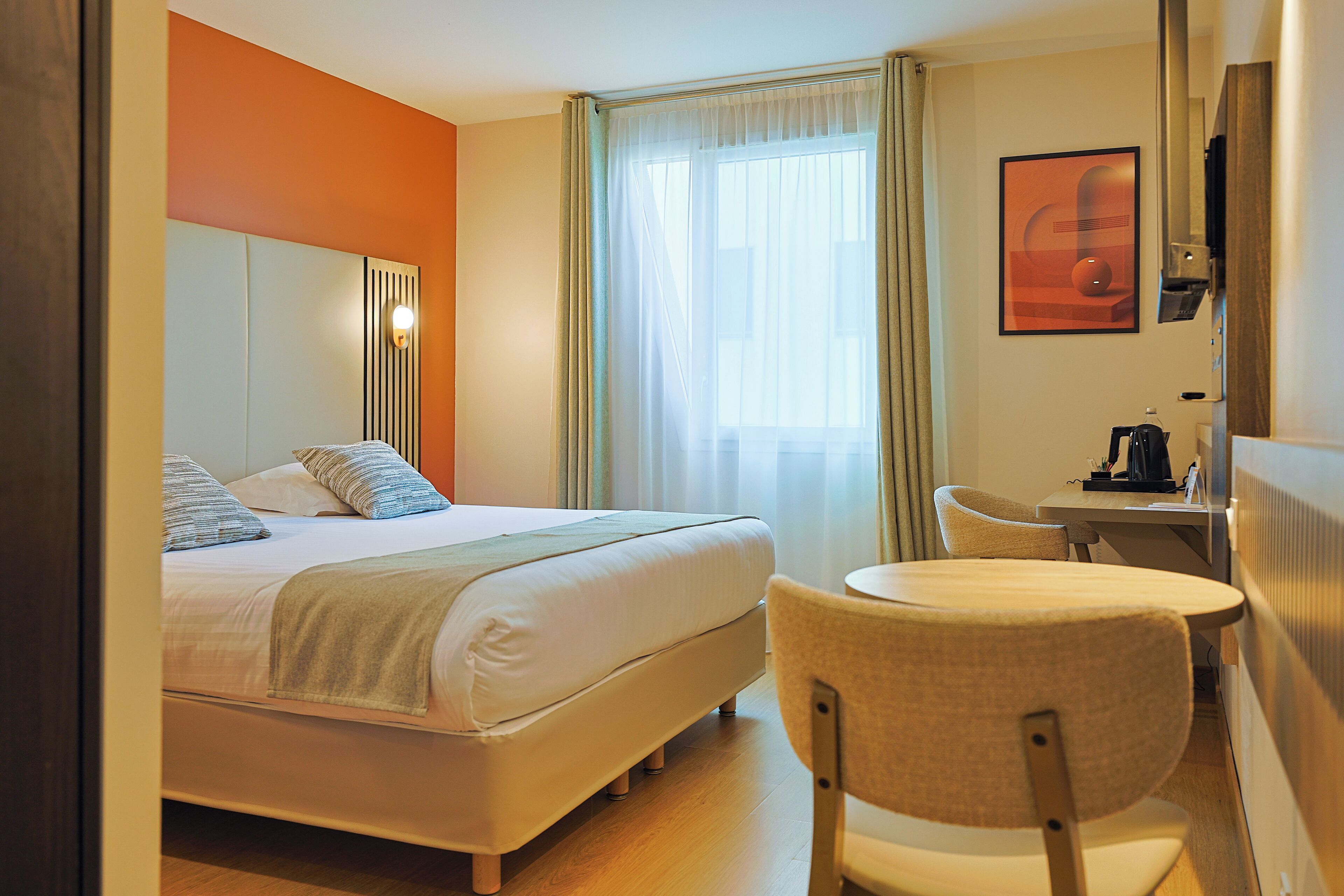 Comfort Double or Twin Room | Premium bedding, in-room safe, desk, laptop workspace