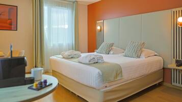 Chambre Double Supérieure | Literie de qualité supérieure, coffres-forts dans les chambres, bureau