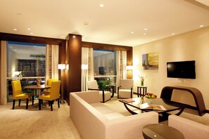 Minibar, in-room safe, desk, laptop workspace