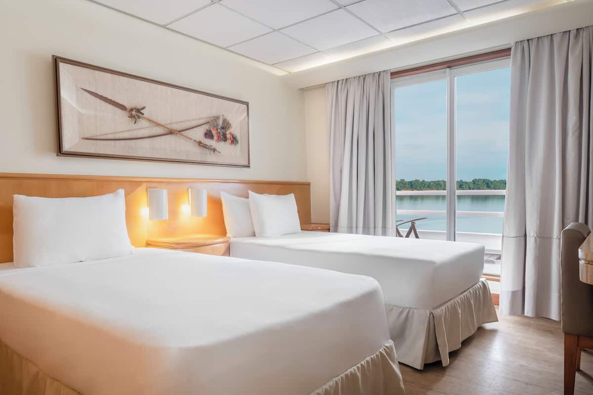 Hochwertige Bettwaren, Minibar, Zimmersafe, Schreibtisch