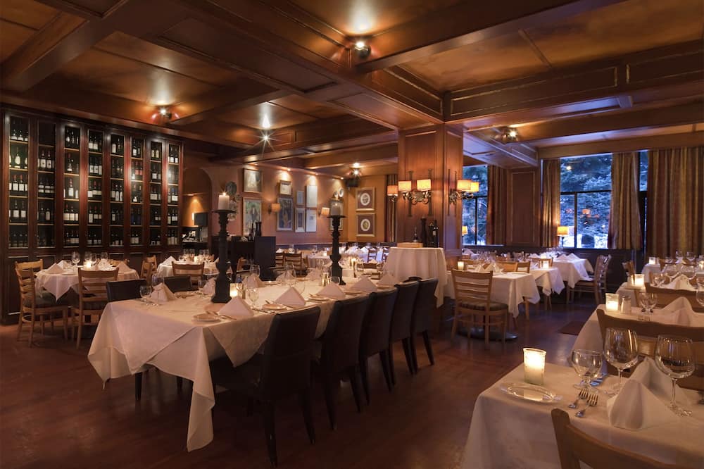 Mountain Side Hotel Whistler by Executive