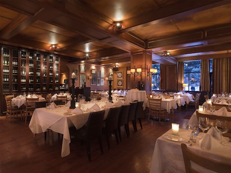 Restaurant. Mountain Side Hotel Whistler by Executive