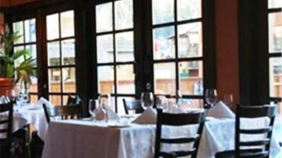 Mountain Side Hotel Whistler by Executive