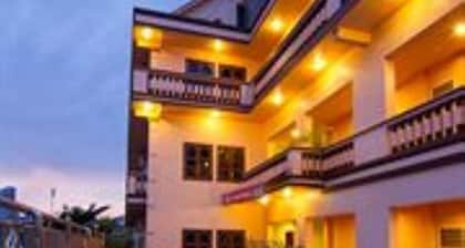 G Eleven Hotel