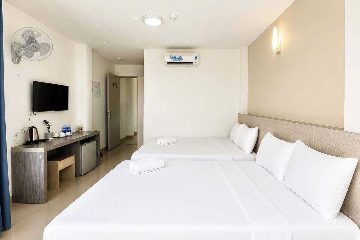 Family Room, City View | In-room safe, desk, laptop workspace, soundproofing