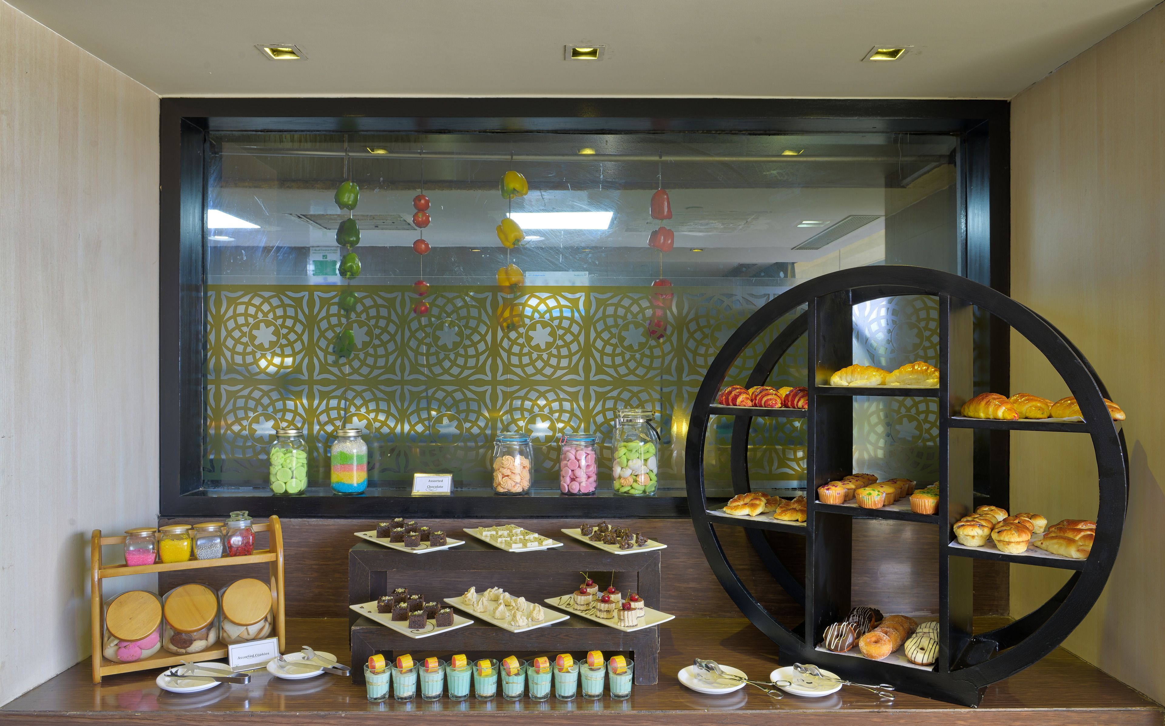 breakfast, lunch and dinner served